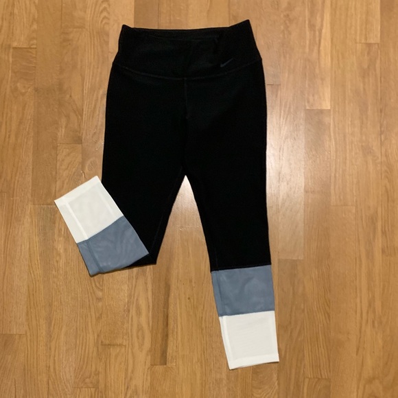 Nike Pants - NIKE Dri-Fit One Legend Pant Cropped! ✨